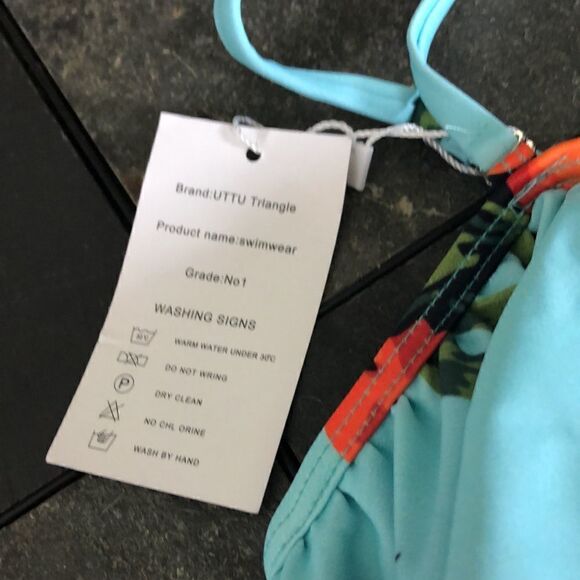 UTTU Triangle Ruffled Swim top size XL - Picture 3 of 7